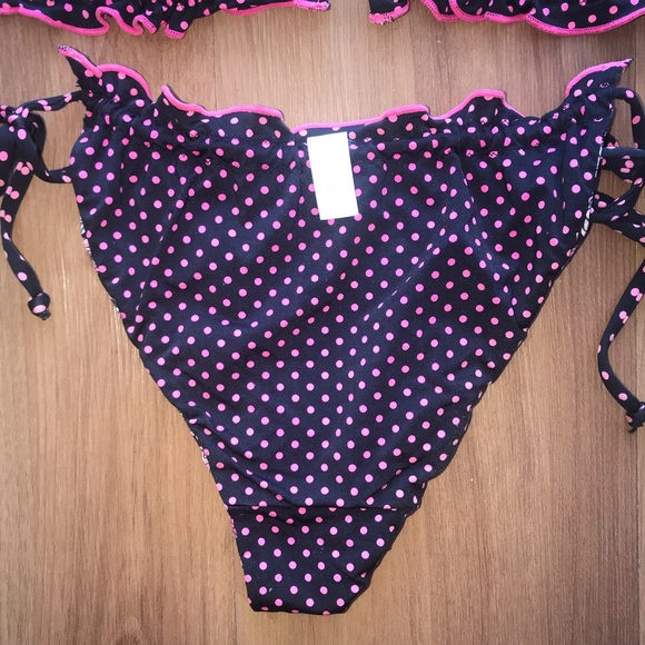 🆕 💕⭐️HP⭐️💕 Reversible Bikini Flower / Polka Dots - Picture 4 of 8